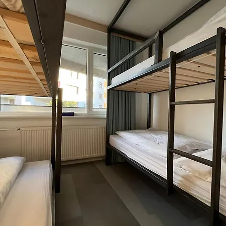 Vibe Loft Free Drink Daily By Zazi אכסניה