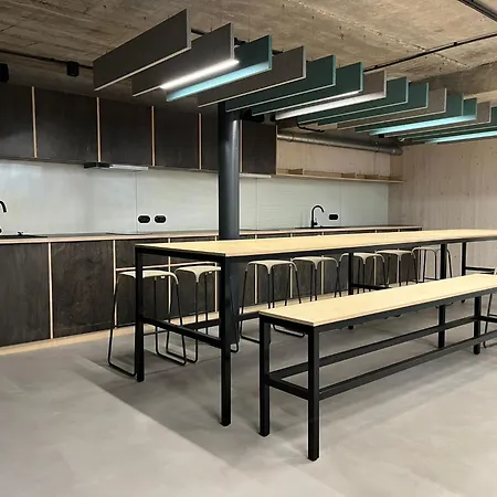 Vibe Loft Free Drink Daily By Zazi אכסניה