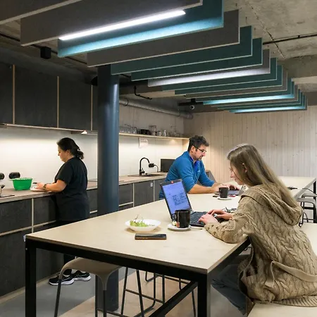 Vibe Loft Free Drink Daily By Zazi ברטיסלאבה