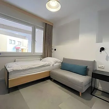 Vibe Loft Free Drink Daily By Zazi Hostel Pressburg